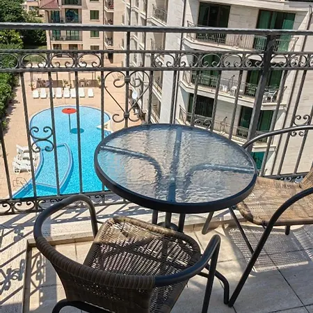 Lovely Amadeus Lux דירה *